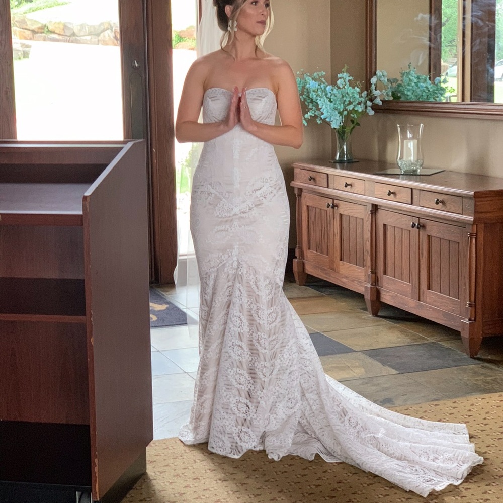Wedding dress